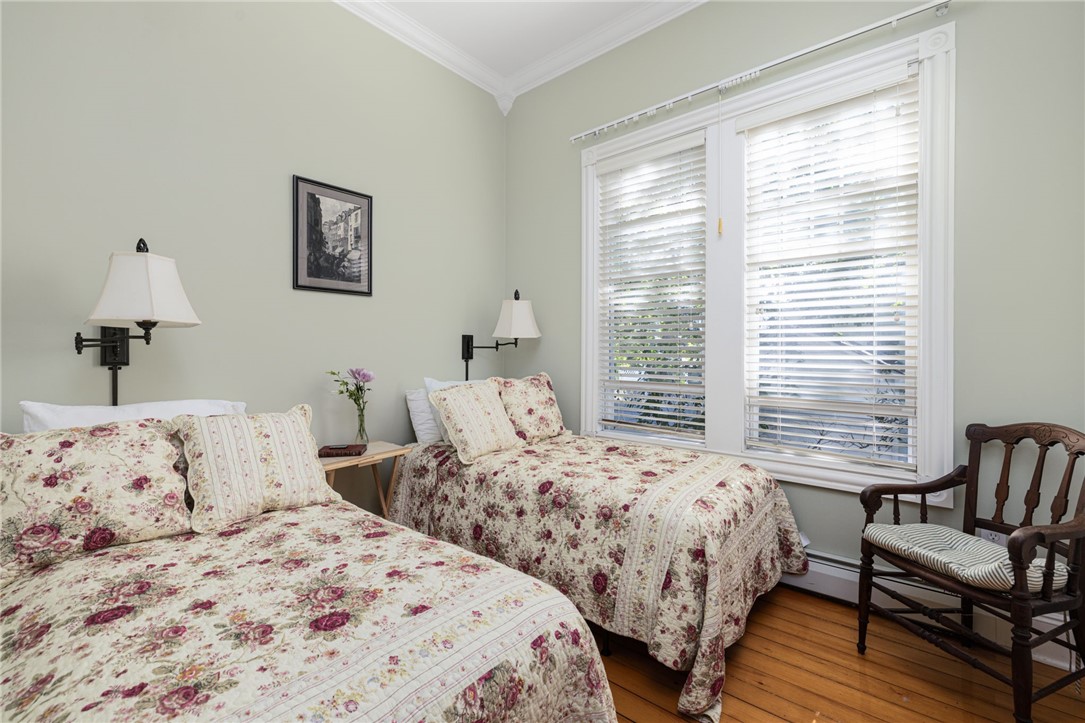 20 Berkeley Avenue, Unit 2 Newport, RI 02840 - Photo 16 of 46 This guest bedroom is 9'9" x 9'1".