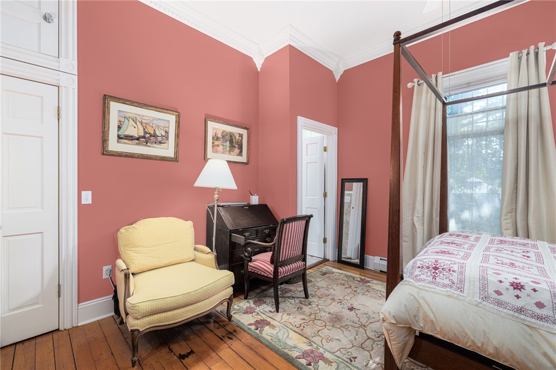 20 Berkeley Avenue, Unit 2 Newport, RI 02840 - Photo 21 of 46 Primary en Suite, this room is 13'9" x 14'7".