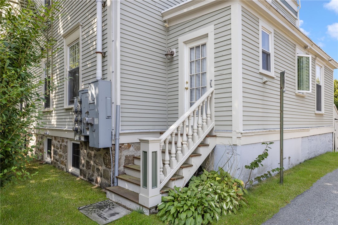 20 Berkeley Avenue, Unit 2 Newport, RI 02840 - Photo 30 of 46 Private access is always handy!
