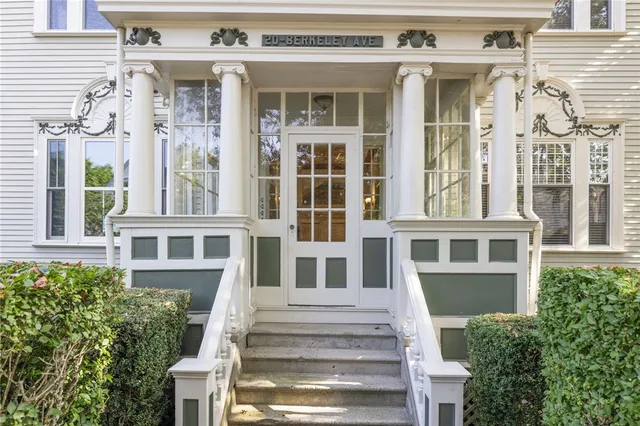$850,000 | 20 Berkeley Avenue, Unit 2, Newport, RI 02840
