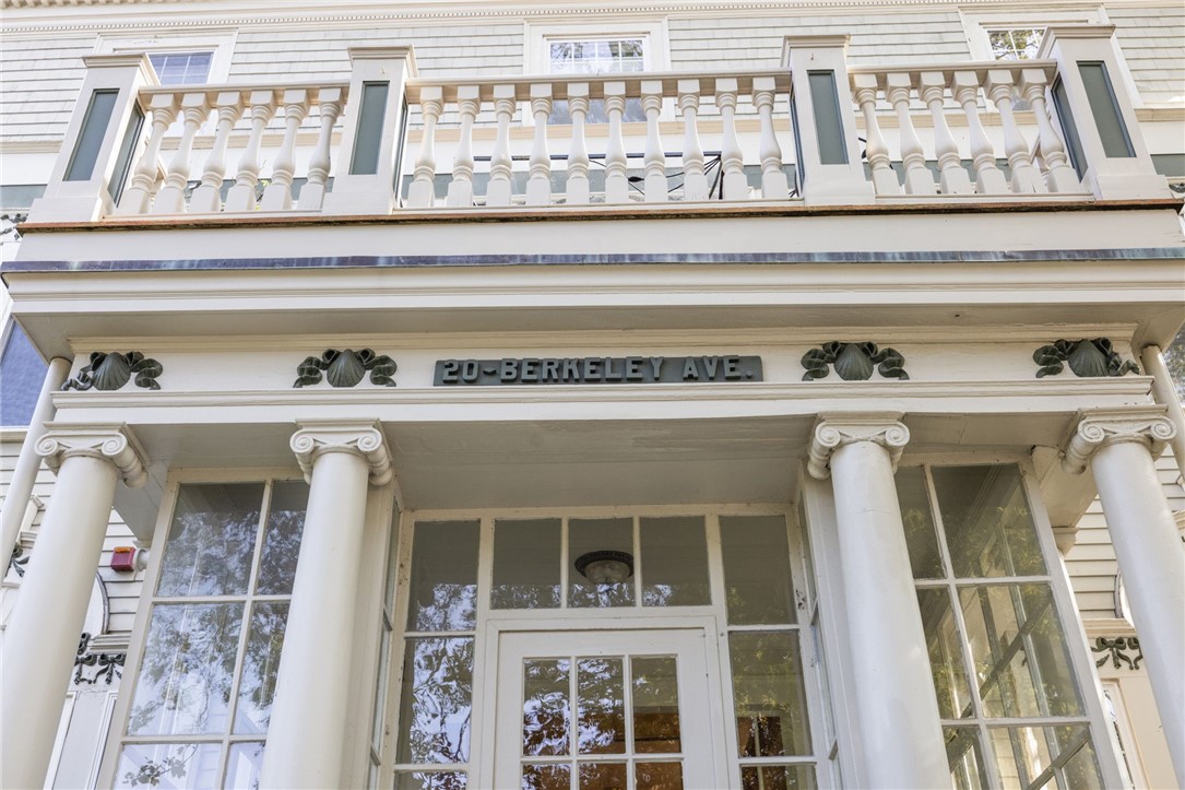 20 Berkeley Avenue, Unit 2 Newport, RI 02840 - Photo 5 of 46