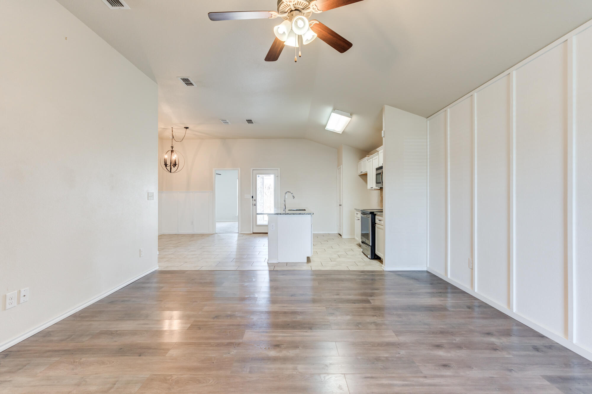 7012 34th Place Lubbock, TX 79407 - Photo 9 of 36 7012-34th-Pl_Lubbock-TX_5_Living-Room