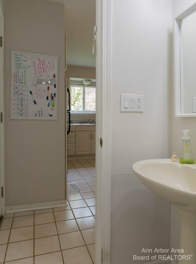 2316 Nixon Road Ann Arbor, MI 48105 - Photo 12 of 45 Photo 12