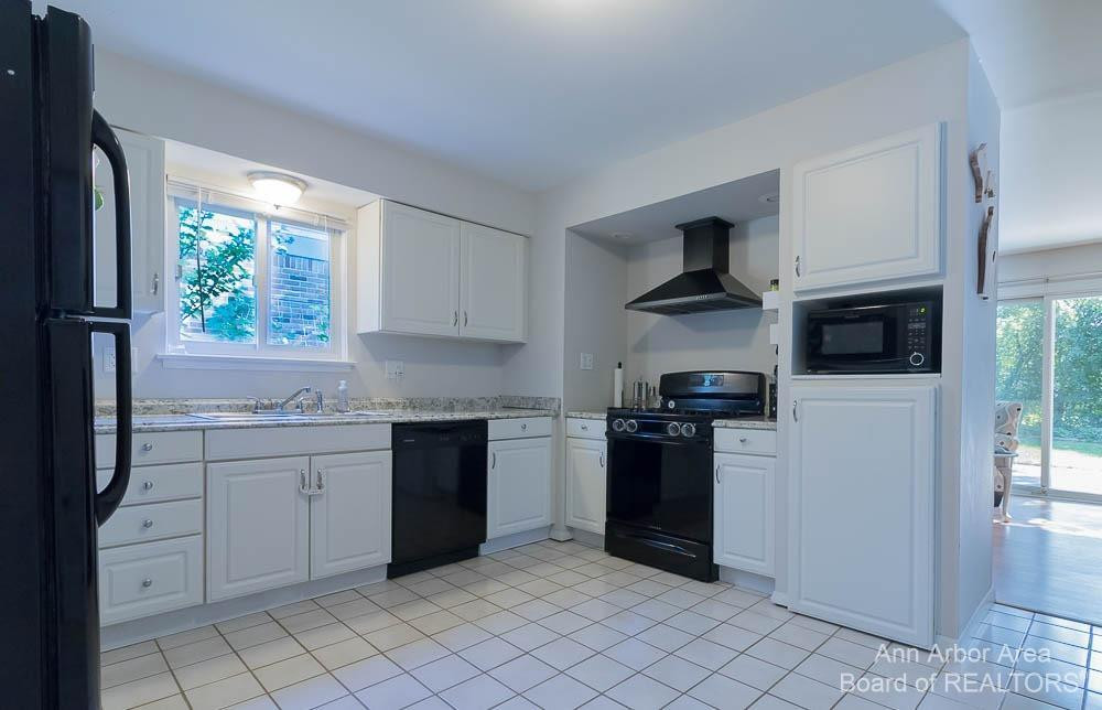 2316 Nixon Road Ann Arbor, MI 48105 - Photo 15 of 45 Photo 15