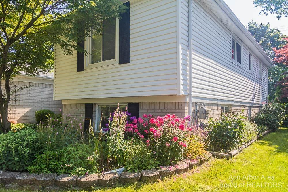2316 Nixon Road Ann Arbor, MI 48105 - Photo 3 of 45 Photo 3
