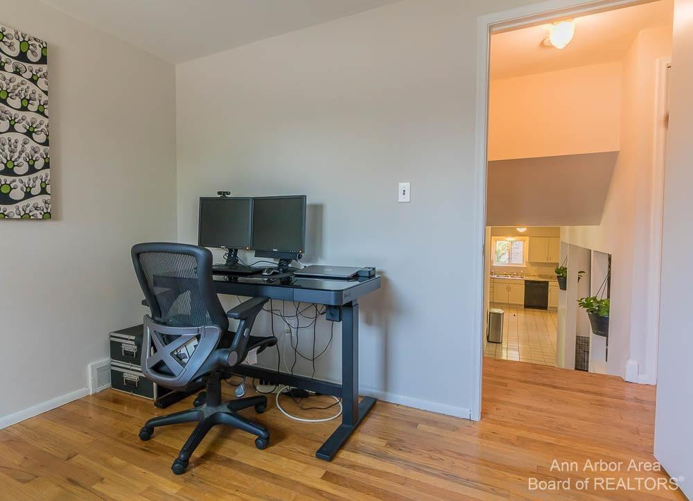 2316 Nixon Road Ann Arbor, MI 48105 - Photo 34 of 45 Photo 34