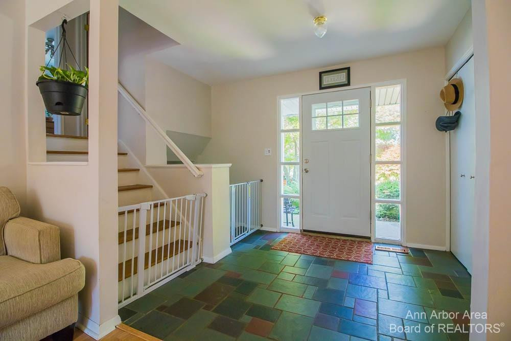 2316 Nixon Road Ann Arbor, MI 48105 - Photo 5 of 45 Photo 5
