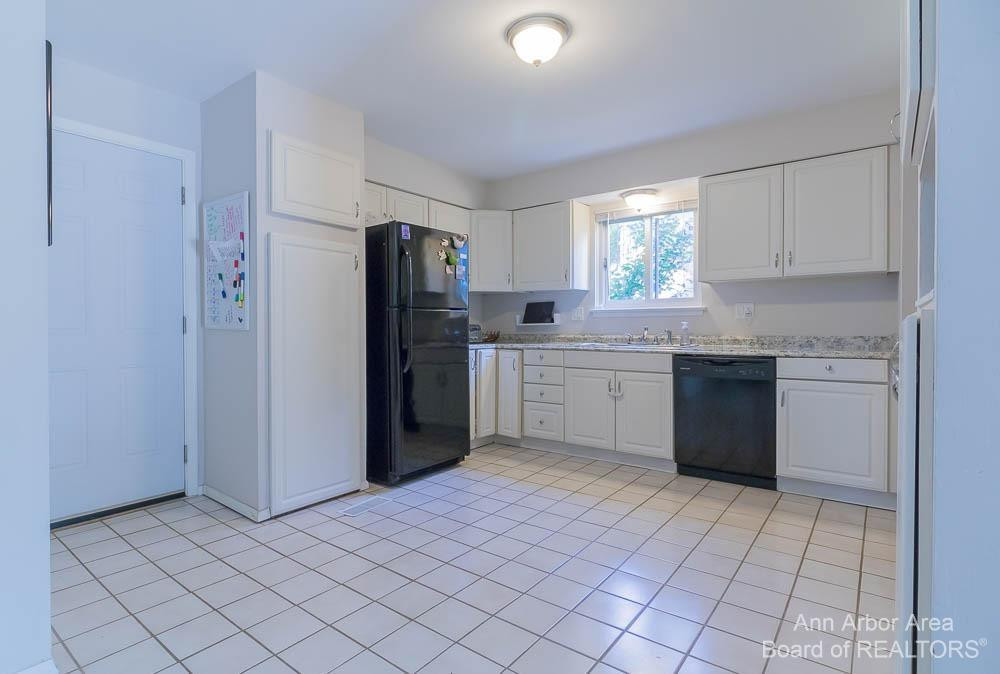 2316 Nixon Road Ann Arbor, MI 48105 - Photo 8 of 45 Photo 8