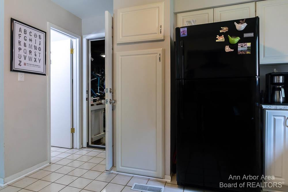 2316 Nixon Road Ann Arbor, MI 48105 - Photo 10 of 45 Photo 10