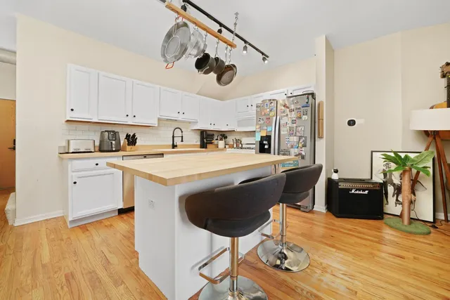 $420,000 | 1834 Ridge Avenue, Unit 102, Evanston, IL 60201