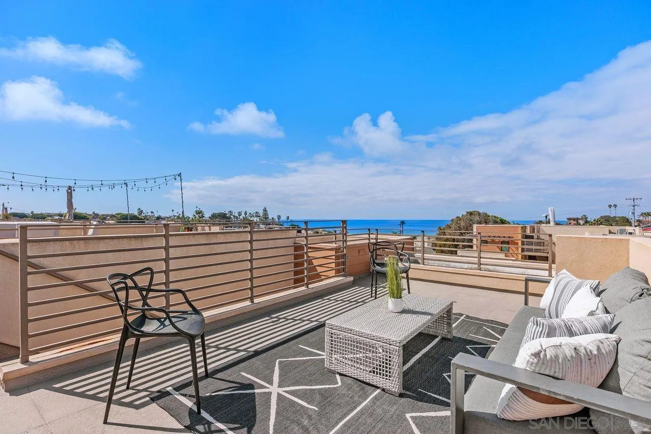 90 North Coast Highway 101 Encinitas, CA 92024 - Photo 31 of 39 a view of a terrace with sitting area