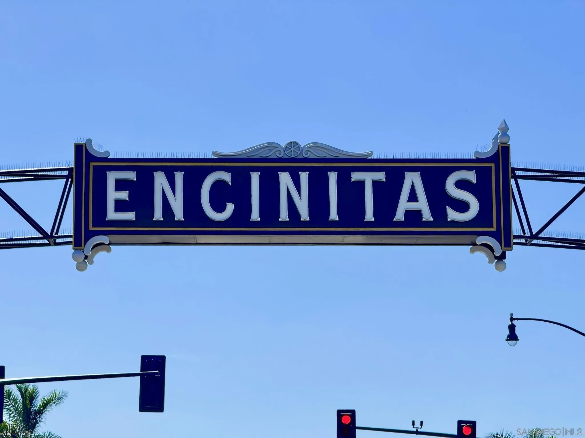 90 North Coast Highway 101 Encinitas, CA 92024 - Photo 35 of 39 a close up of a street sign