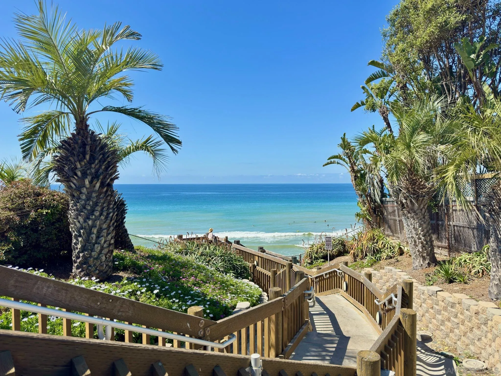 90 North Coast Highway 101 Encinitas, CA 92024 - Photo 37 of 39 a view of a swimming pool with an outdoor seating