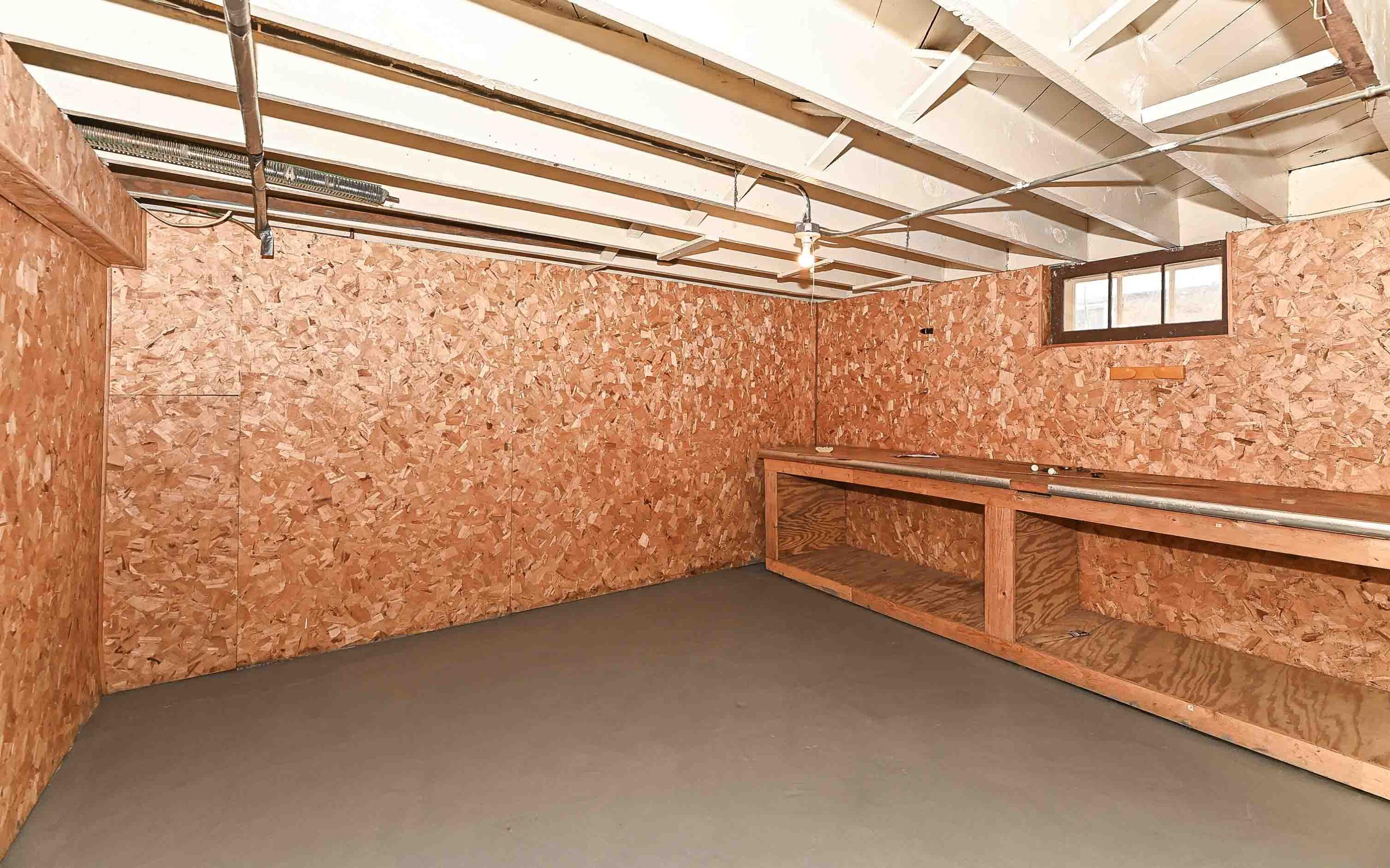 1516 Monroe Avenue Racine, WI 53405 - Photo 28 of 35 Workshop area in LL