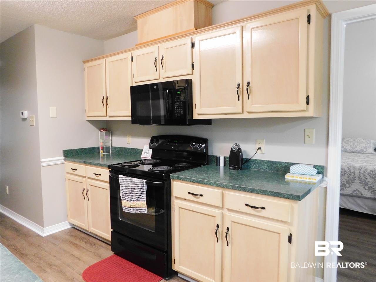 129 Cherryhill Drive Daphne, AL 36526 - Photo 6 of 23 Kitchen