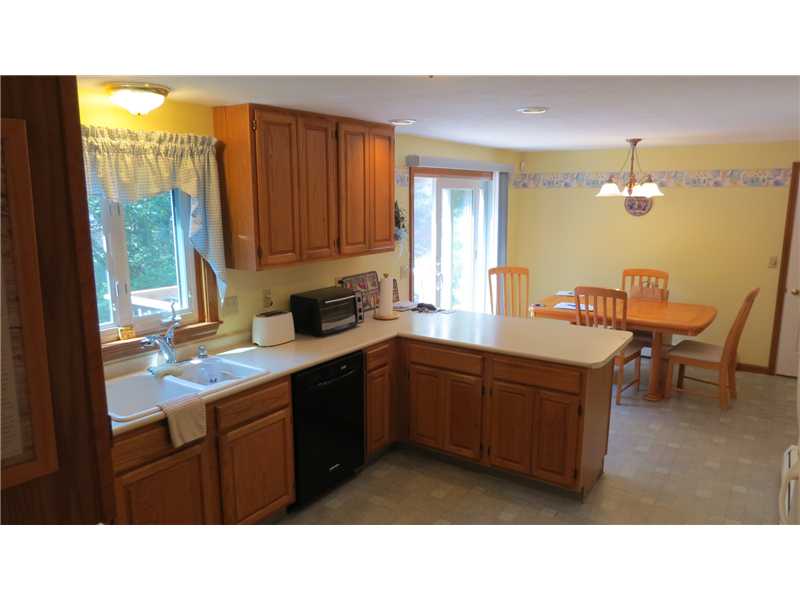 44 Kings Ridge Road South Kingstown, RI 02879 - Photo 11 of 25 Dining Area.