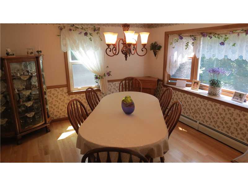 44 Kings Ridge Road South Kingstown, RI 02879 - Photo 7 of 25 Dining Room.