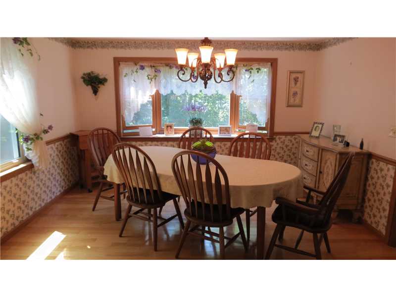 44 Kings Ridge Road South Kingstown, RI 02879 - Photo 8 of 25 Dining Room.