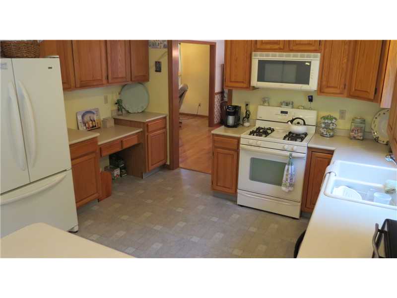 44 Kings Ridge Road South Kingstown, RI 02879 - Photo 9 of 25 Kitchen.