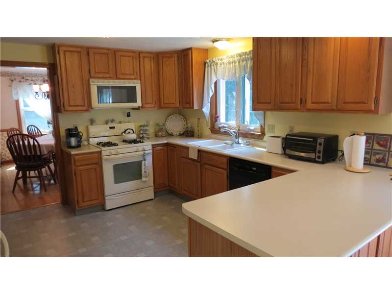 44 Kings Ridge Road South Kingstown, RI 02879 - Photo 10 of 25 Kitchen.