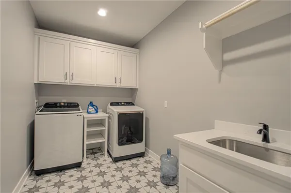 $895,000 | 13504 Oakridge Drive, Kearney, MO 64060