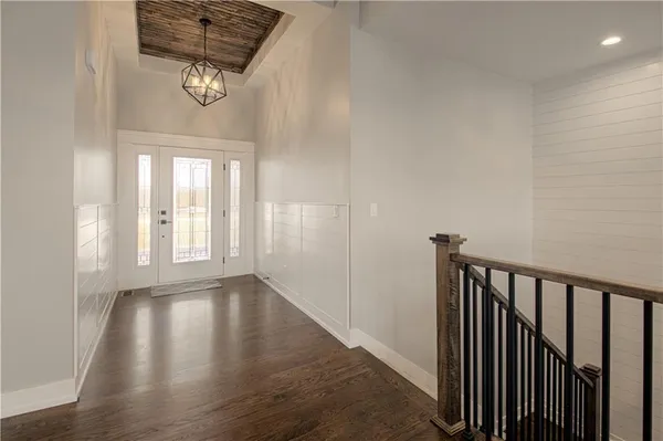 $895,000 | 13504 Oakridge Drive, Kearney, MO 64060