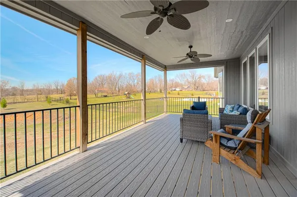 $895,000 | 13504 Oakridge Drive, Kearney, MO 64060