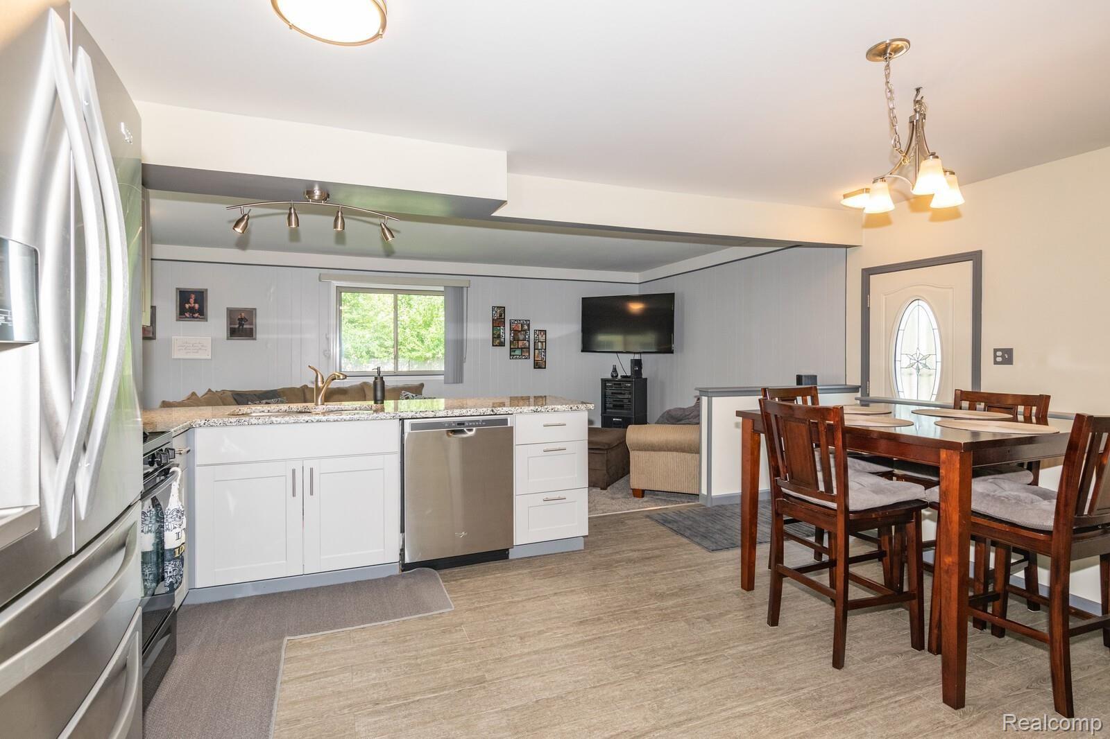 4879 Shell Court Warren, MI 48091 - Photo 6 of 25 06_DSC_7449_mls.jpg