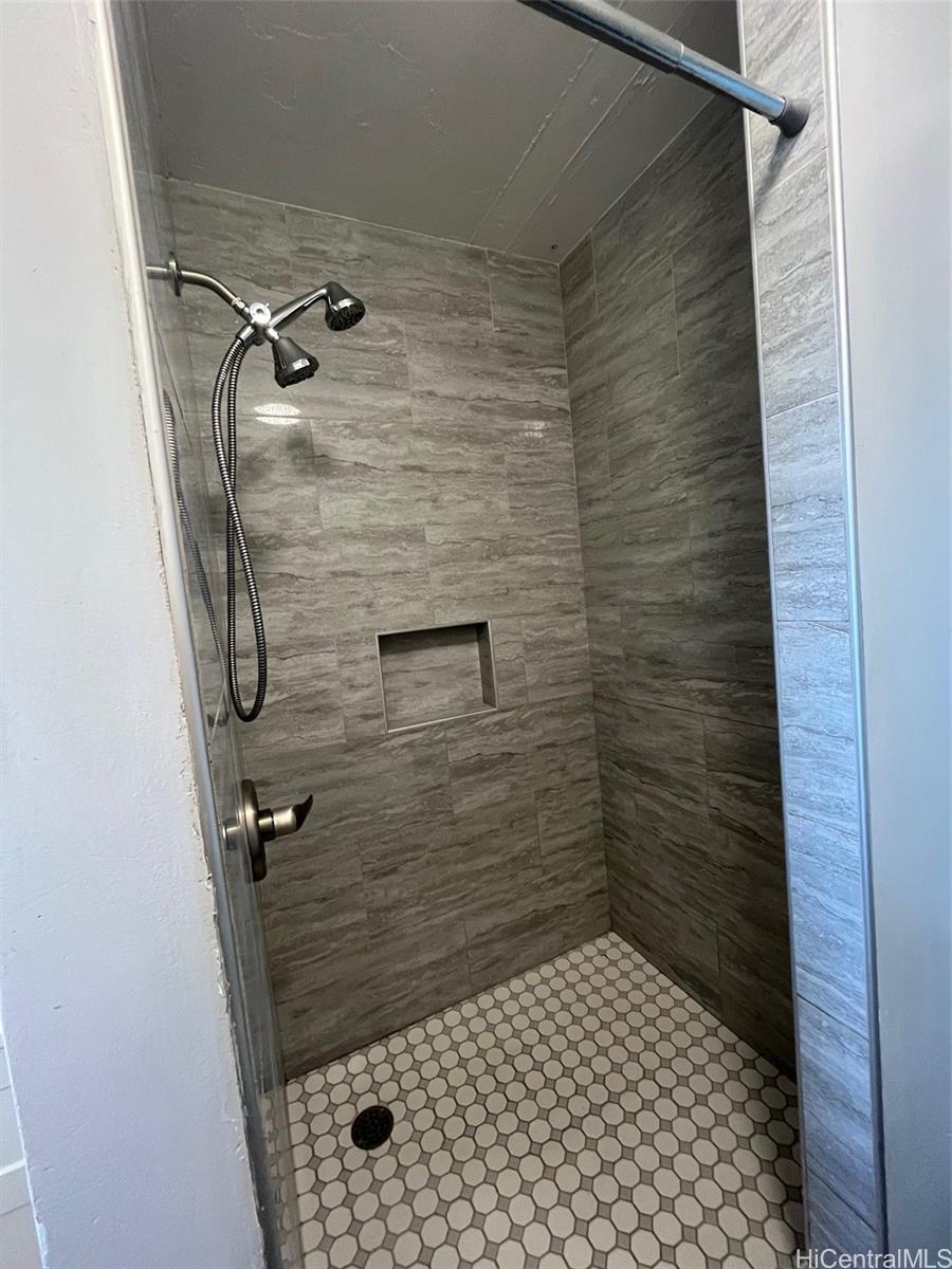 720 Waiakamilo Road, Unit C320A Honolulu, HI 96817 - Photo 7 of 9 Shower
