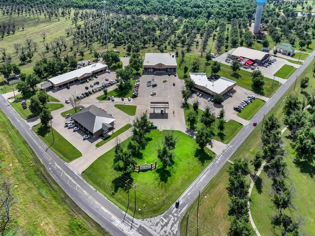 $220,000 | 6114 Bonanza Drive, Granbury, TX 76049