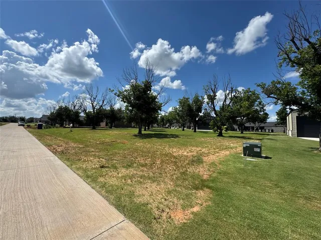 $220,000 | 6114 Bonanza Drive, Granbury, TX 76049