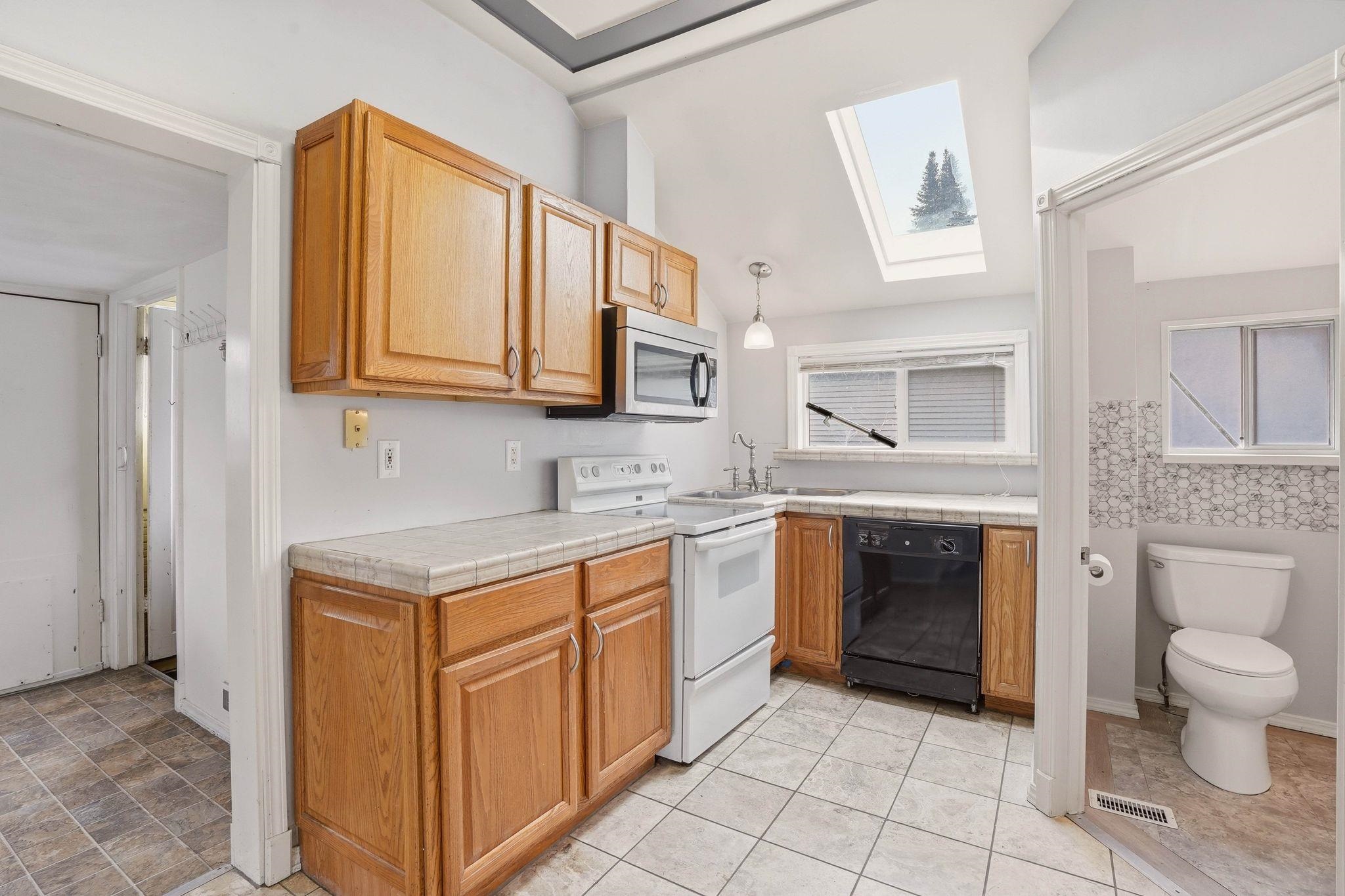 2016 North Cannon Street Spokane, WA 99205 - Photo 5 of 28