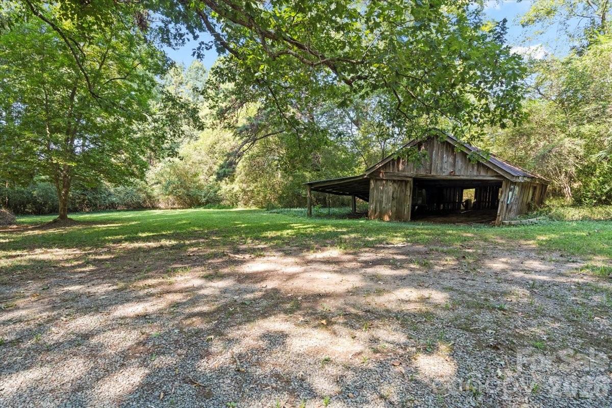 1715 Union Road Matthews, NC 28104 - Photo 36 of 41