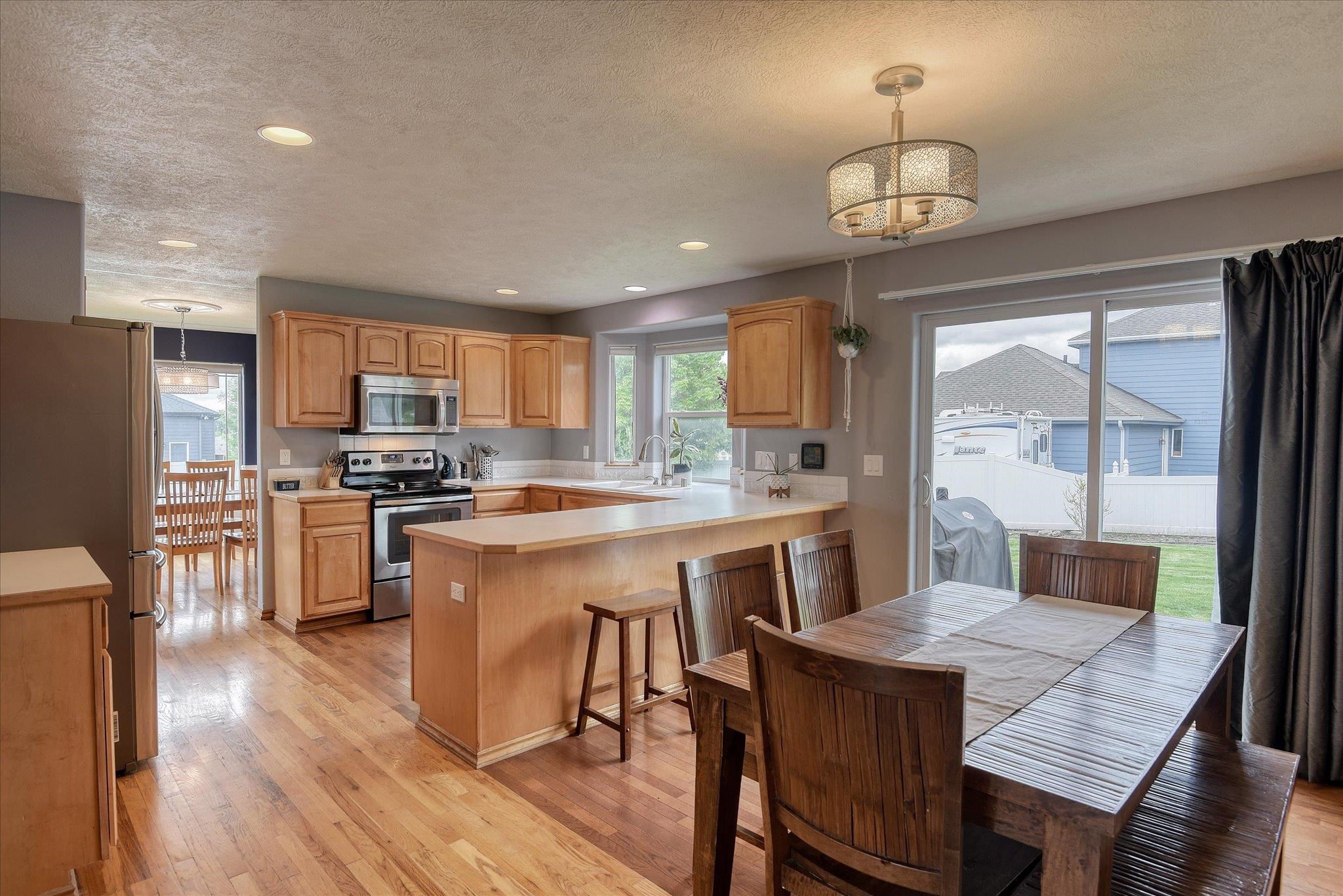 2405 West Cascade Way Spokane, WA 99208 - Photo 2 of 41