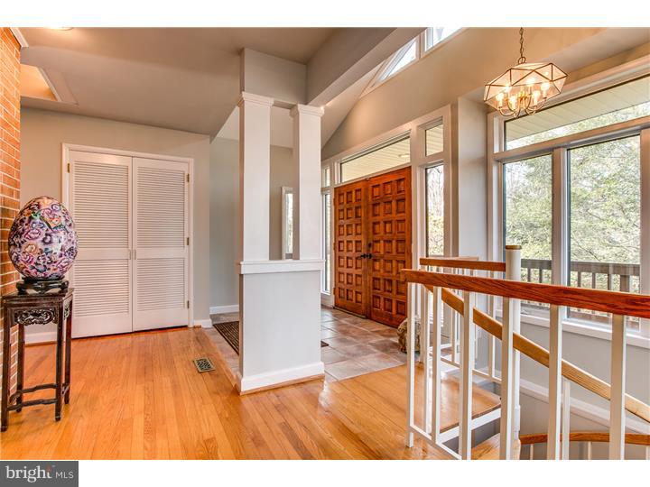 400 Snuff Mill Road Greenville, DE 19807 - Photo 3 of 25 Foyer