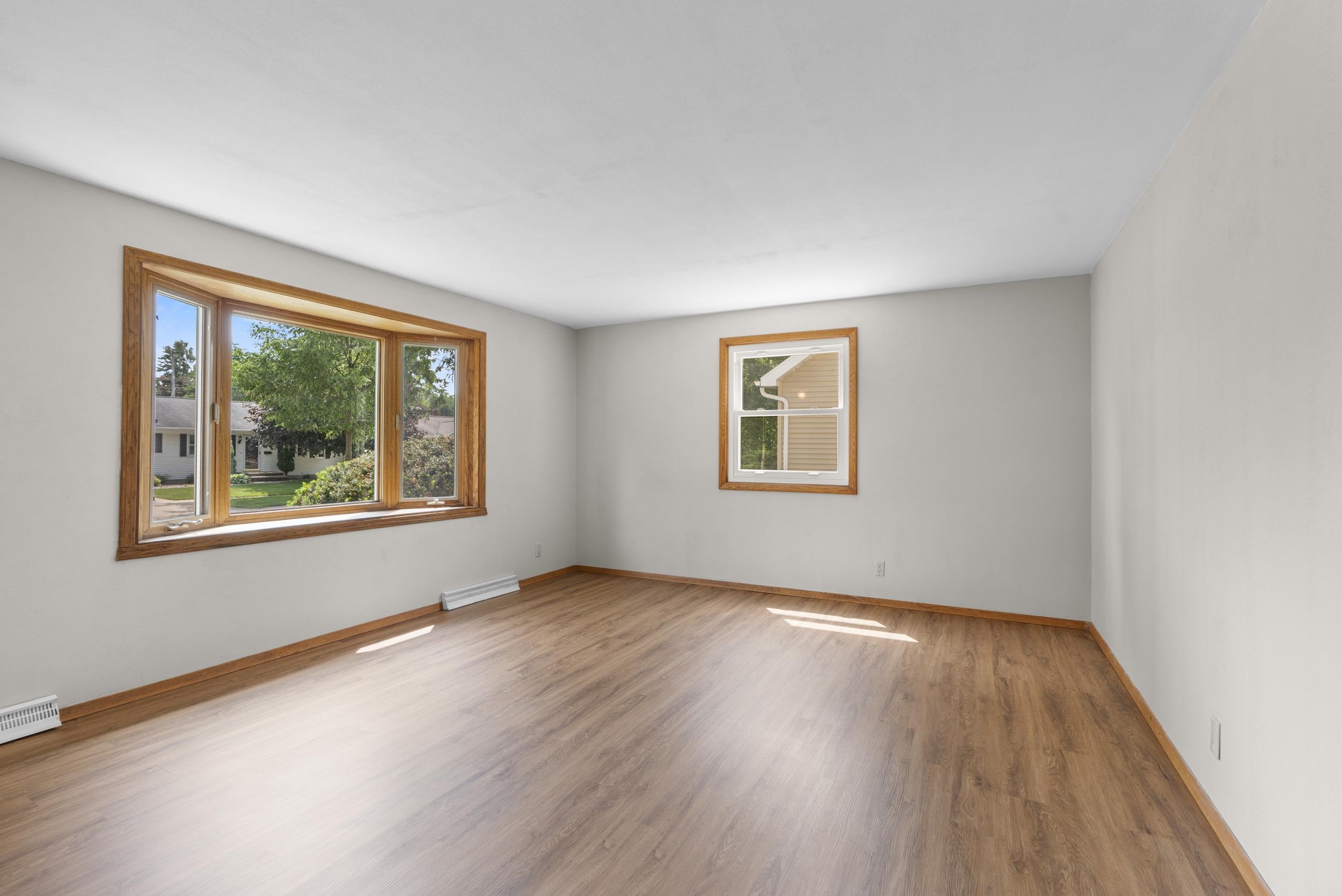 1136 West Roberts Avenue Appleton, WI 54914 - Photo 9 of 58