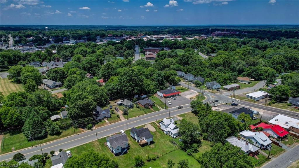 511 Barnes Street Reidsville, NC 27320 - Photo 6 of 29