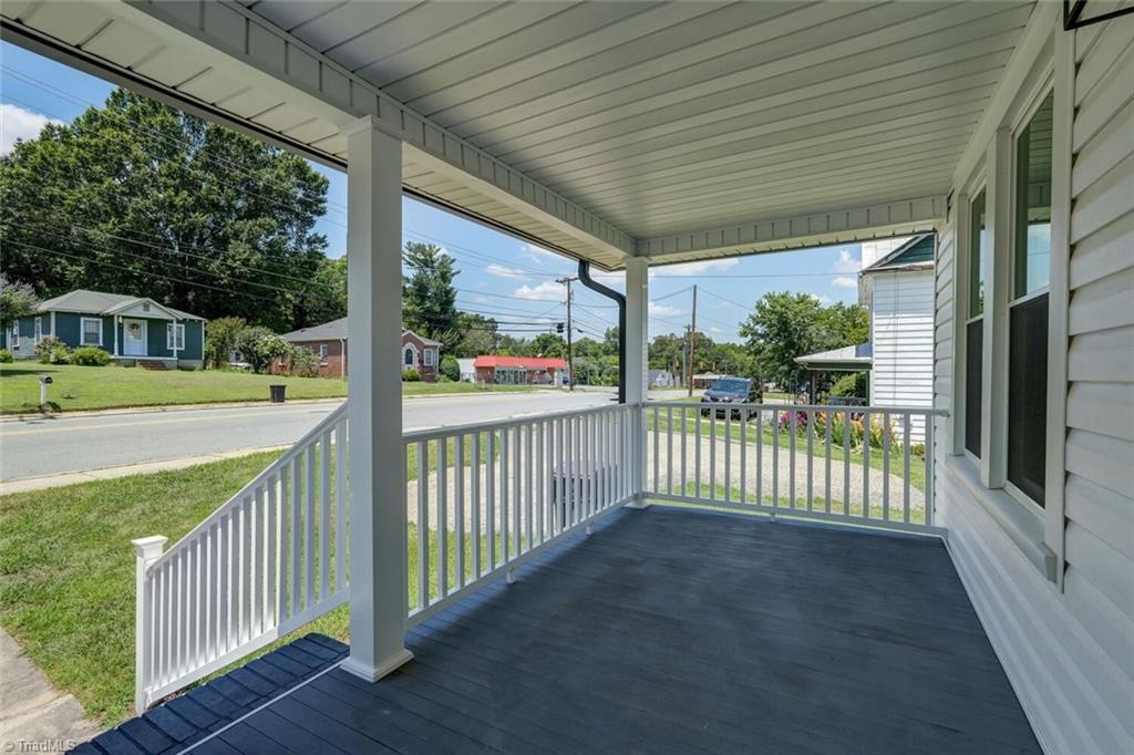 511 Barnes Street Reidsville, NC 27320 - Photo 8 of 29