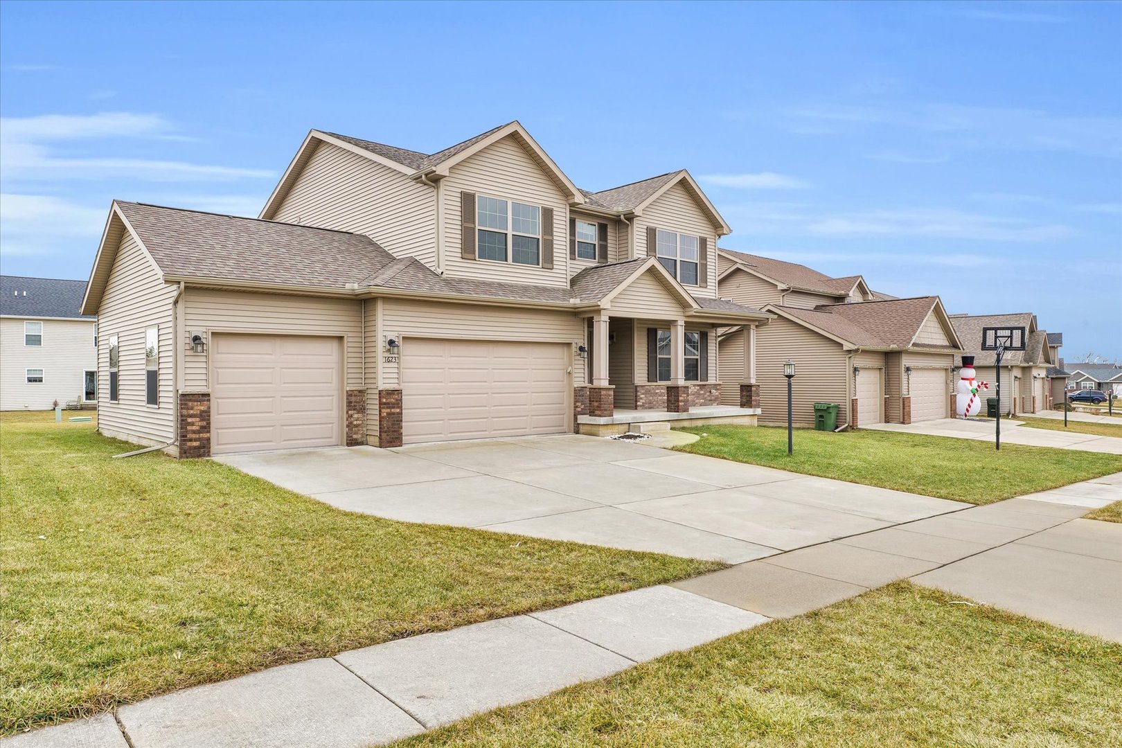 1623 Hunters Ridge Court Mahomet, IL 61853 - Photo 1 of 44 Gallery Image 1
