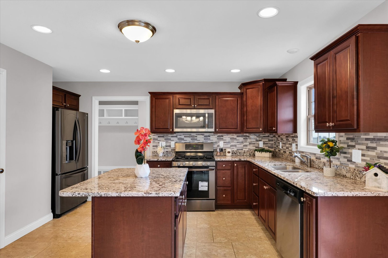 1623 Hunters Ridge Court Mahomet, IL 61853 - Photo 12 of 44 Gallery Image 12