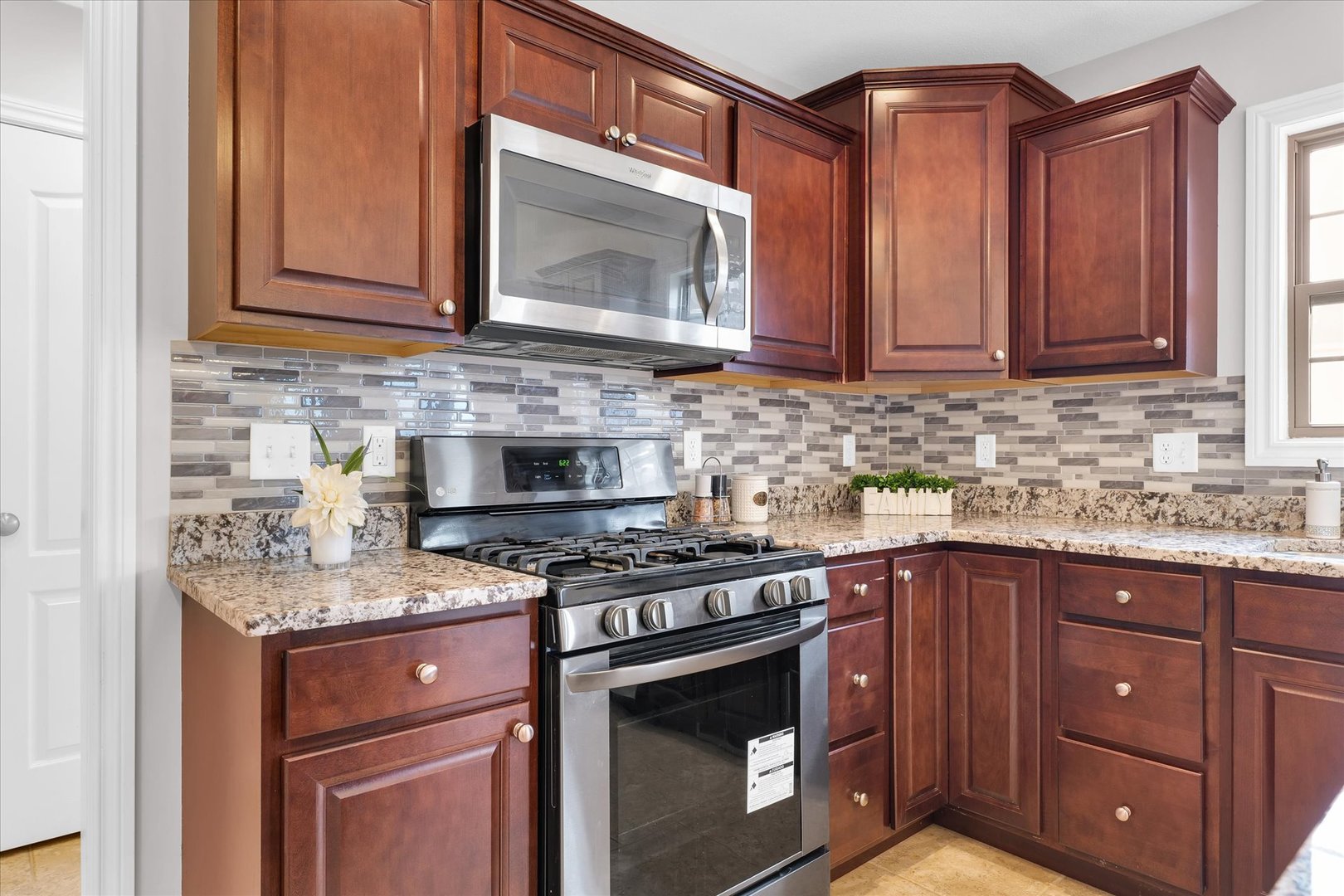 1623 Hunters Ridge Court Mahomet, IL 61853 - Photo 16 of 44 Gallery Image 16