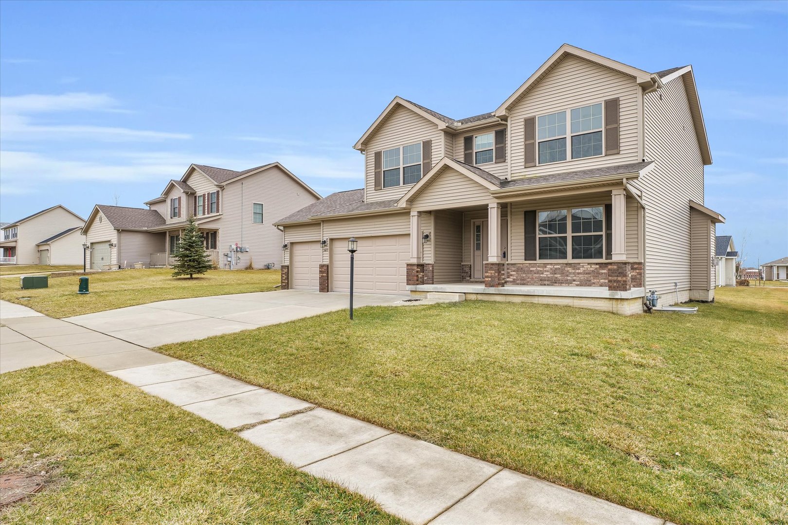 1623 Hunters Ridge Court Mahomet, IL 61853 - Photo 3 of 44 Gallery Image 3