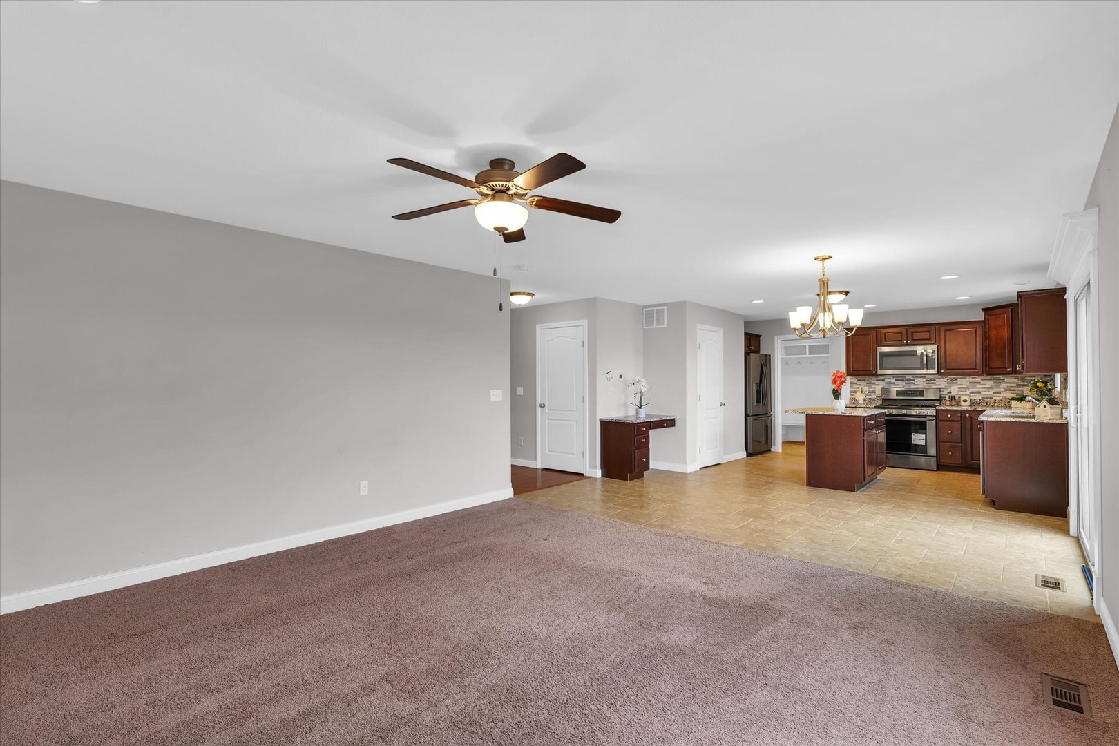 1623 Hunters Ridge Court Mahomet, IL 61853 - Photo 8 of 44 Gallery Image 8