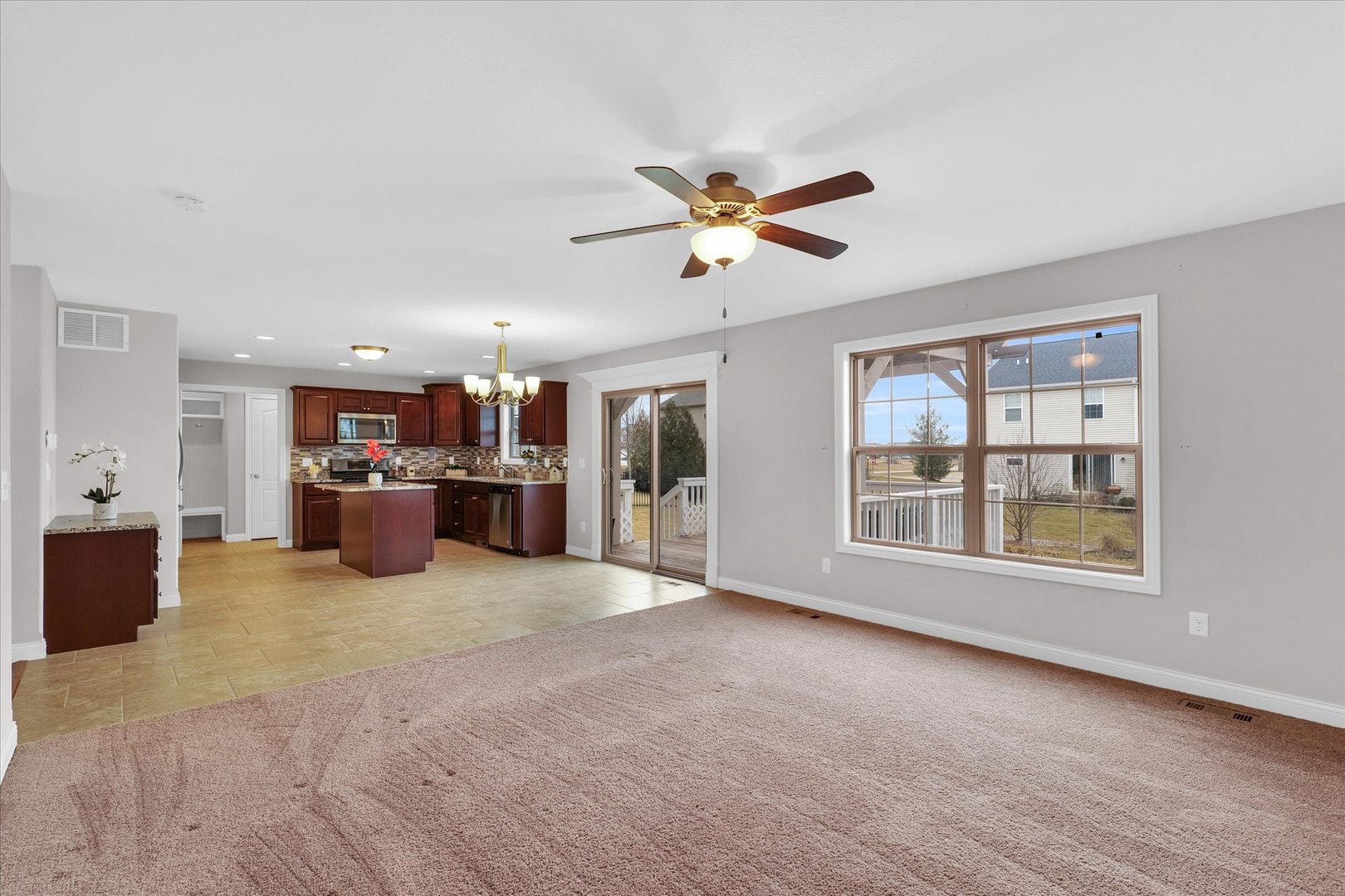 1623 Hunters Ridge Court Mahomet, IL 61853 - Photo 9 of 44 Gallery Image 9