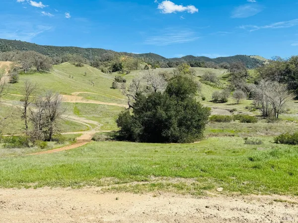 a view of an outdoor space
