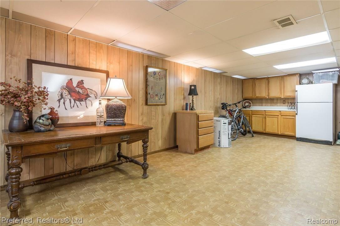 1656 Nantucket Road Plymouth, MI 48170 - Photo 24 of 41 027-3791175-medium.jpg