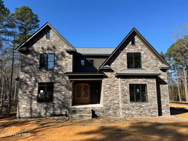 $975,000 | 7 Goldenrod Drive, Whispering Pines, NC 28327