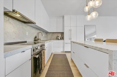 $1,295,000 | 999 North Doheny Drive, Unit 312, West Hollywood, CA 90069