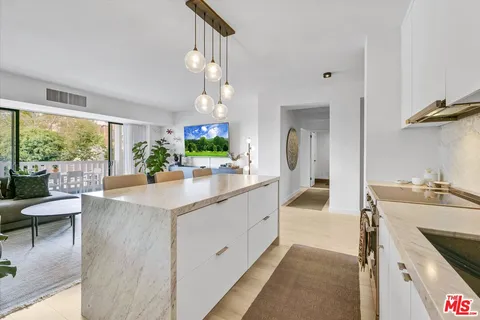 $1,295,000 | 999 North Doheny Drive, Unit 312, West Hollywood, CA 90069