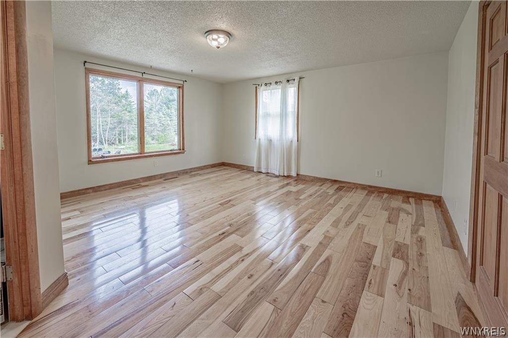 6122 Bear Ridge Road Pendleton, NY 14094 - Photo 14 of 30